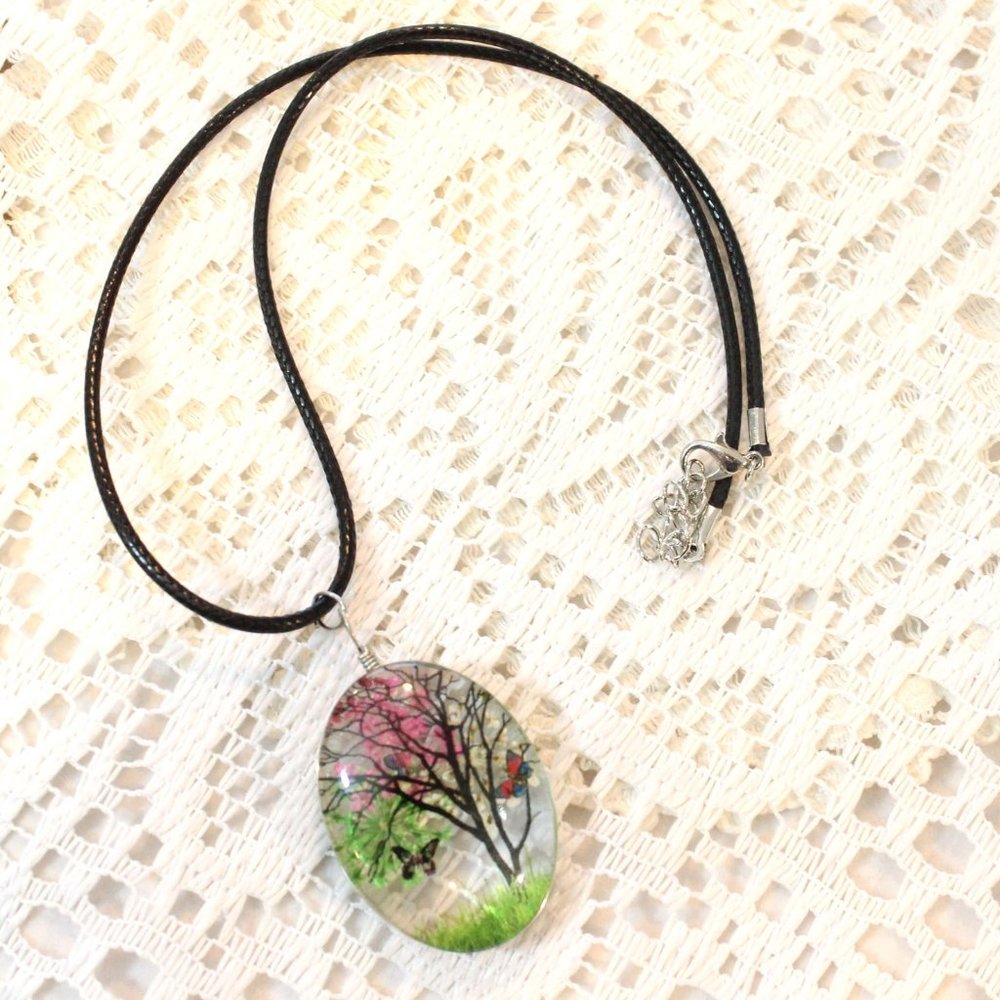 🌺 Energy Crystal Oval Tree Of Life Pressed Dried Flower Butterflies Necklace 🌺